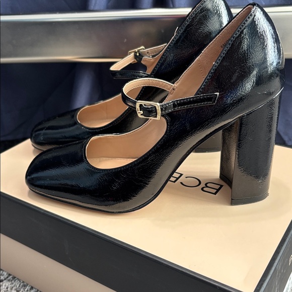 GUC BCBG Black Patent Dannie Mary Jane’s Size 6 - Picture 6 of 16
